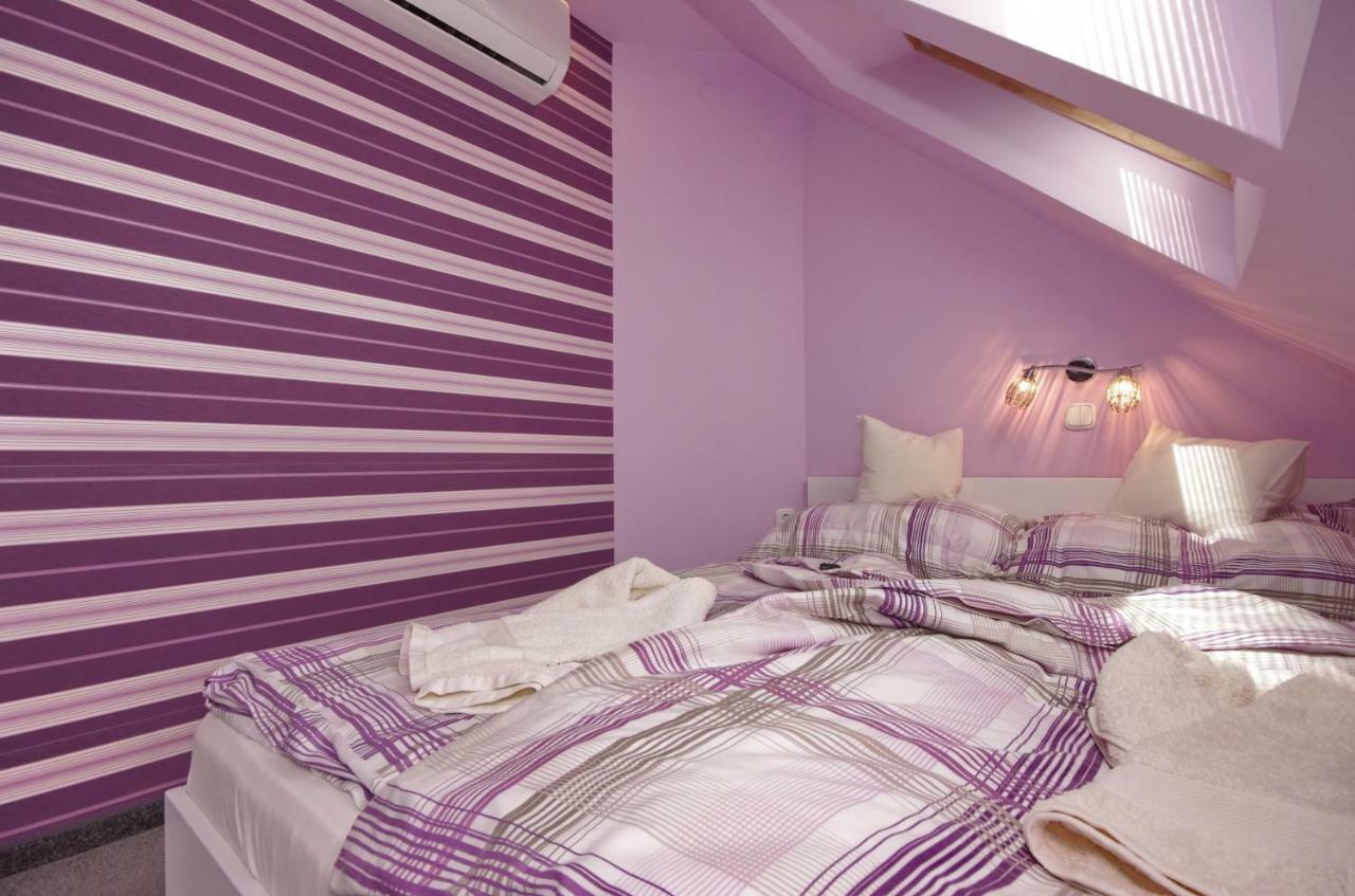 Matyas Apartmanhaz Gyula Buitenkant foto