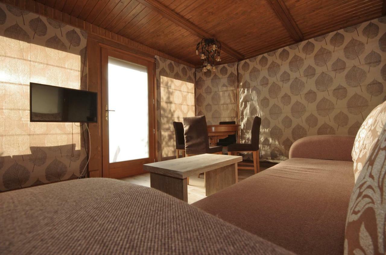 Matyas Apartmanhaz Gyula Buitenkant foto