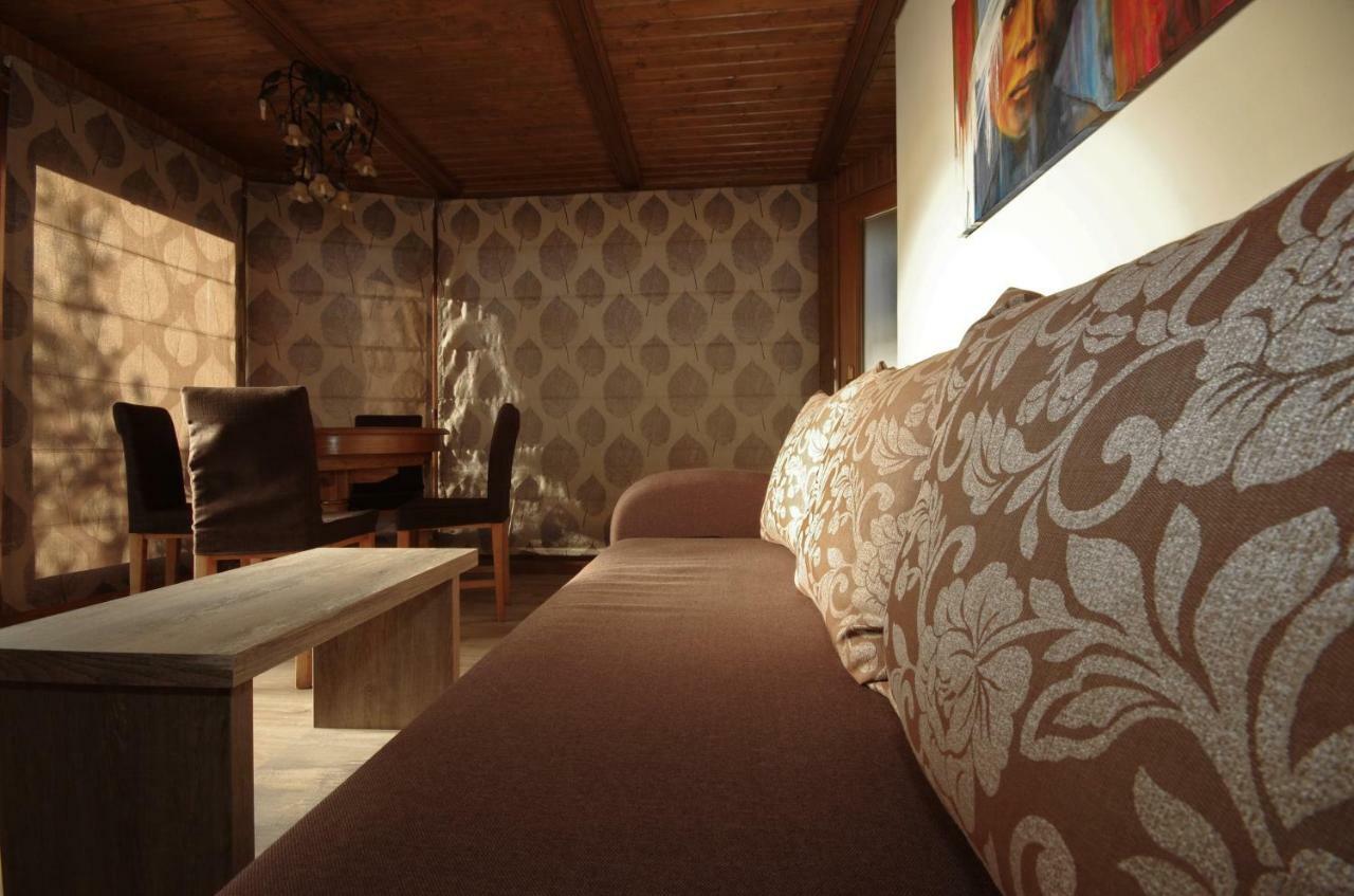 Matyas Apartmanhaz Gyula Buitenkant foto