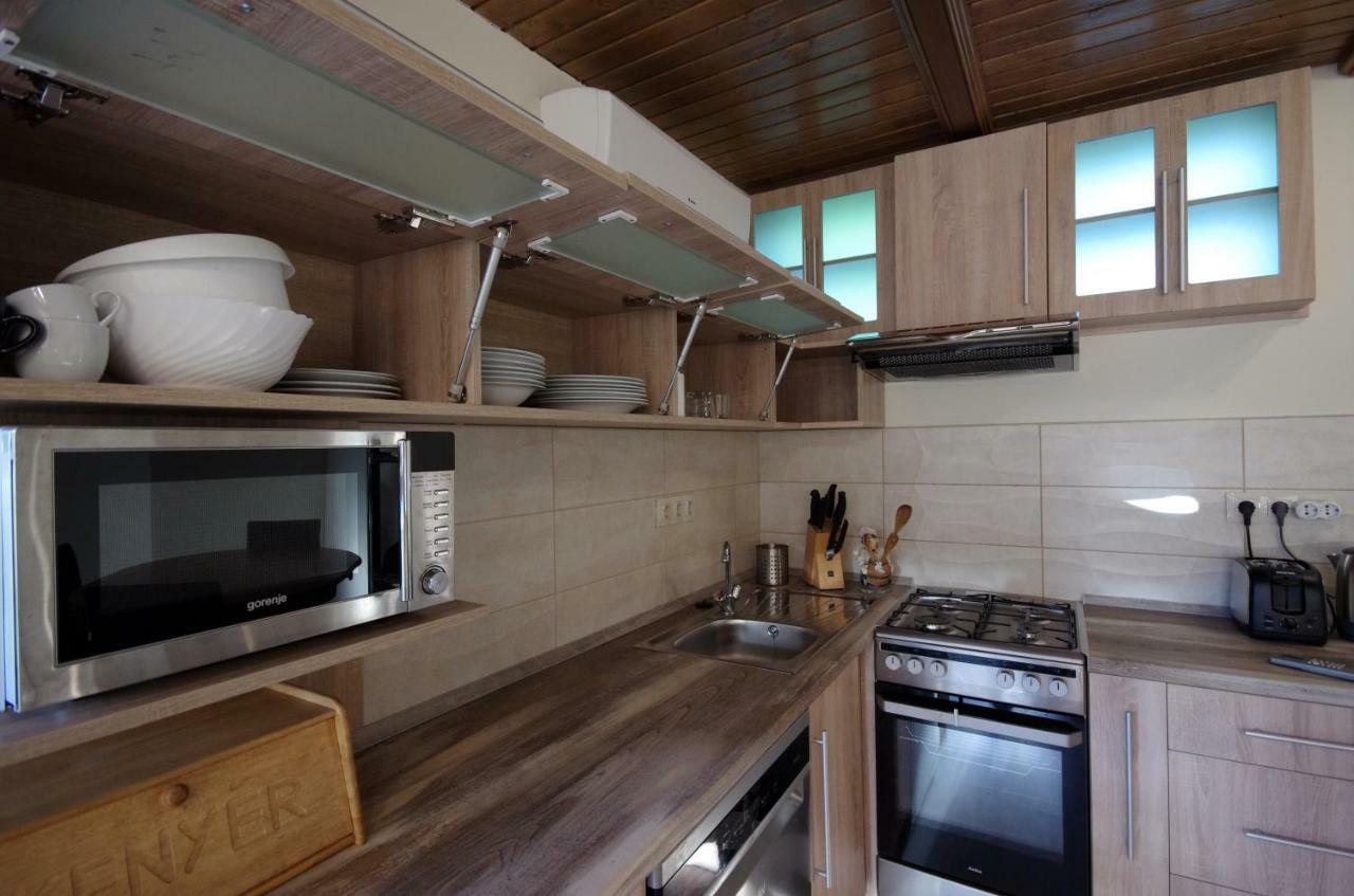 Matyas Apartmanhaz Gyula Buitenkant foto