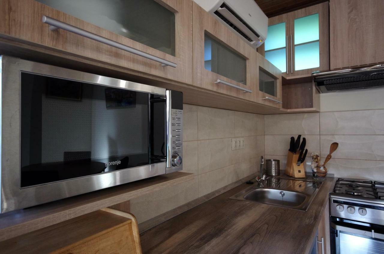 Matyas Apartmanhaz Gyula Buitenkant foto